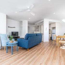 Central 2BR Stylish Apt Located in Greenway - Hosted by Canstay, hotel in Tuggeranong