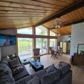 Cozy cottage with private beach access, hotel u gradu 'Grand Barachois'
