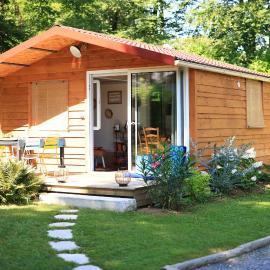 Chambre d'hôtes Le Chalet, Entrée indépendante, kitchenette, Sidobre, Tarn、Lacrouzetteのホテル