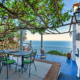 Villa Paradiso with incredible sea view by Wonder Tour โรงแรมในกองกาเดมารีนี
