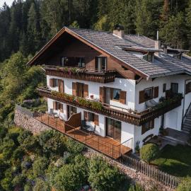 Apartments Kranebitt, hotel u gradu Eggen