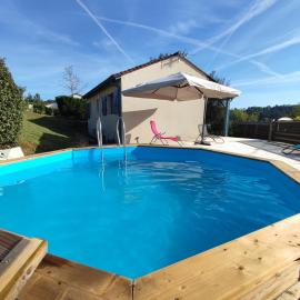 Maison privée clôturée, piscine hors-sol et spa