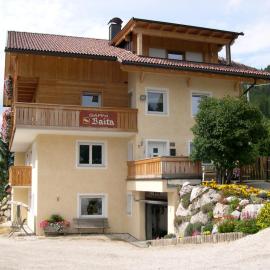 Garni Baita, Hotel in St. Kassian