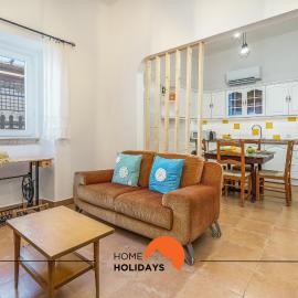 #236 Spacious Apartment Quiet Location, hotel in Ferreiras