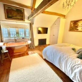 Fordview Cottage is full of Cotwolds Charm، فندق في أبر سلاتِر