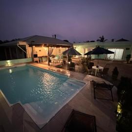 Studio completo ar e piscina, hotel em Palhoça