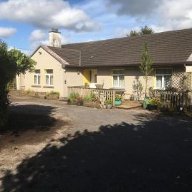Long Acre, Holiday rental in Central Manorhamilton, Leitrim, Hotel in County Leitrim