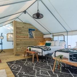 Timberline Glamping Orange Beach, hotelli kohteessa Gulf Shores
