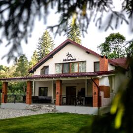 Almahaus, hotel in Avrig