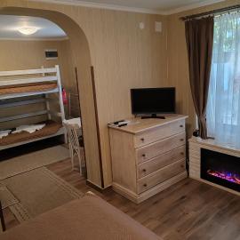 Вила в Хаджи Марковата къща за гости - град Дряново, hotel din Dreanovo