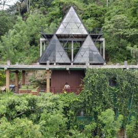 Eco Vibe Resort, hotel in Rattota