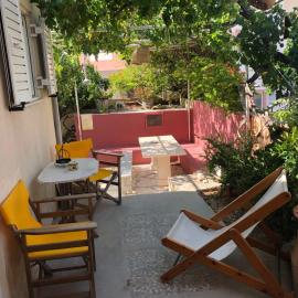 Elol stone house, hotel a Lithínai