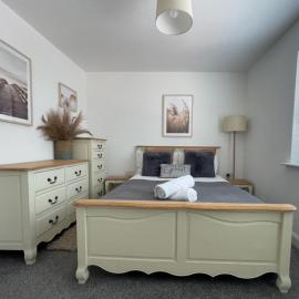 Barry Waterfront Stays - ENTIRE 3 BED PROPERTY