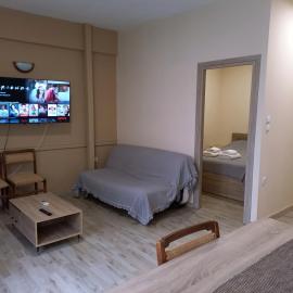 Sam's View City Heart Tripoli - Beautiful Apartment With Backyard, hotel di Tripolis