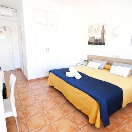 HSR Gil, hotel a Palmanova