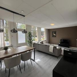 Mooi appartement in centrum dorp, hotel in Nieuwleusen