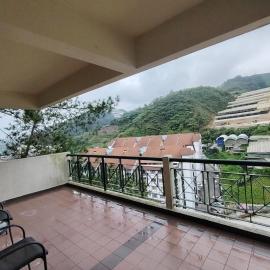 Highland Hideaway 1 Bedroom Apartment at Equatorial Hill Resort: Brinchang'de bir otel