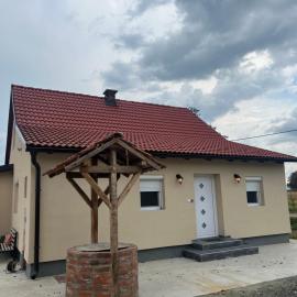 Imanje dedina kruška, Hotel in Nova Topola