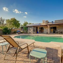 5 Mi to ASU! Family Getaway w/ Patio & Fire Pit