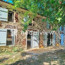 Aux sources de lesquire maison 5 chambres 5 salles de bains , 11 personnes – hotel w mieście Saugnacq-et-Muret