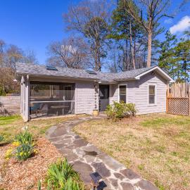 Harry's Tea House - Cozy Tiny Home near Noda, hotel a Charlotte