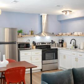 Sojourn's Harborage Jellyfish Suite Near Beach