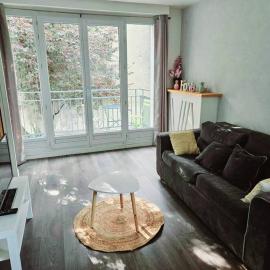 Joli F2 Gare Orléans avec parking privé et balcon Classe 3 étoiles โรงแรมในออร์เลออง