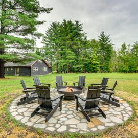 Stylish Catskills Retreat: Year-Round Adventure!, hotel i Round Top