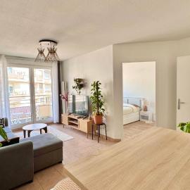 Logement lumineux 10min Disney, hotel a Montévrain