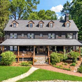 Peri Social House, hotel a Black Mountain