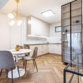 AH Luxury Designer Aparment Bastova, hotel in Košice