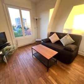 Studio confortable proche Paris, hotel em Châtillon