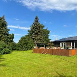 Villa with private pool and jacuzzi, hotell sihtkohas Ringsted
