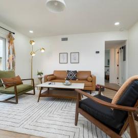 Be A Nomad - Apartments Blocks to the Beach