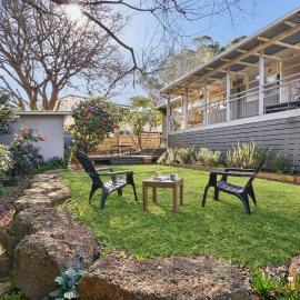 Nella, hotel Lorne-ban