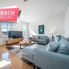 Aqua by the Sea - 1BR, Beachfront, Pool & Gym، فندق في Henley Beach
