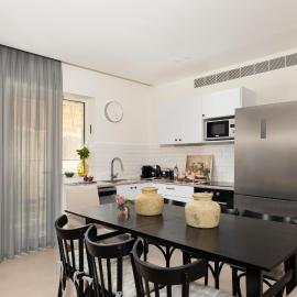 The J Luxury Apartments Near Mahane Yehuda - Perfect for Shabbat Stays، فندق في القدس