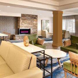 Fairfield Inn & Suites by Marriott Toronto Brampton, khách sạn ở Brampton
