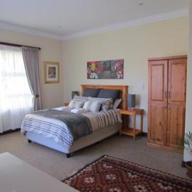 Garden Cottage near Cresta Mall & N1 Fast WiFi Free Parking Fairland