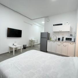 ZAN studios by the sea, hotell i Netanya