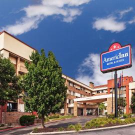 AmericInn by Wyndham Omaha, hotel en Omaha