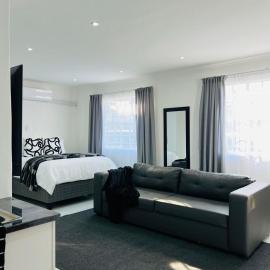 Easy Living Apartment 2, hotel u gradu Rundu