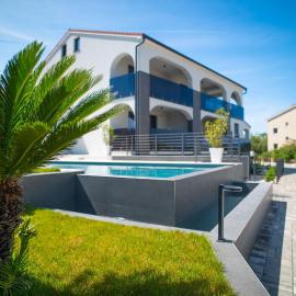 Villa Calma Apartments, ξενοδοχείο σε Vantacici