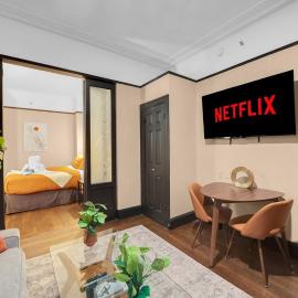 Stunning Condo in Heart of New York with GYM & MORE, hotel i New York