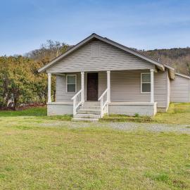 Lake Guntersville Home: 1 Mi to Boat Ramp!