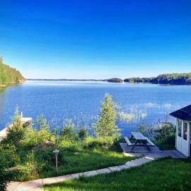 Fishing Cottage Villa Raikala on the lake Saimaa, hotel di Vuoriniemi