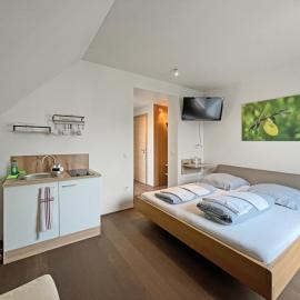 Modernes & gepflegtes Hotelzimmer mit Küche!, hotel v destinácii Bernstadt