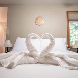 HEIGHTS HOMESTEAD - a farmhouse style cottage, hotel sa Peoria