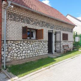 Ubytování ve sklepě, hotel in Mikulčice