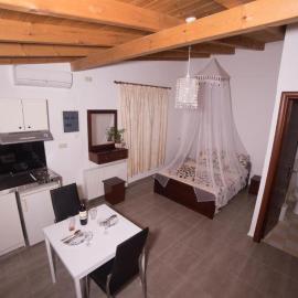 Bodikos Apartments, готель у місті Піцідія